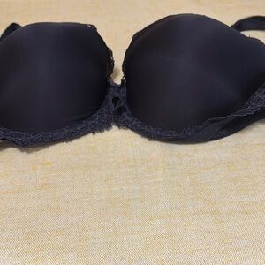Victorias SecretElegant Black Lace Bra sz32DD